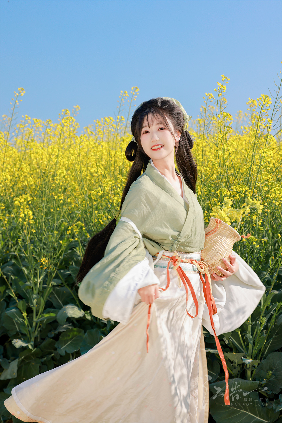 国风少女与油菜花的春日约定(图3)