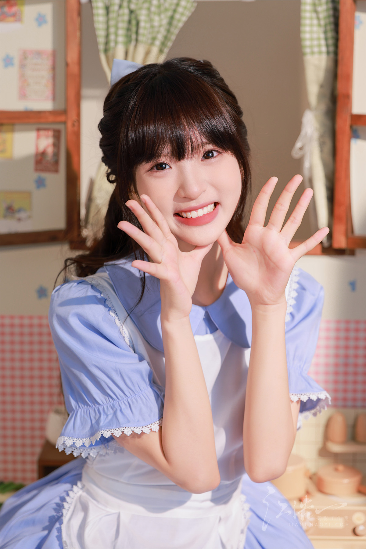 蓝裙少女｜把童话里的可爱搬进现实(图2)