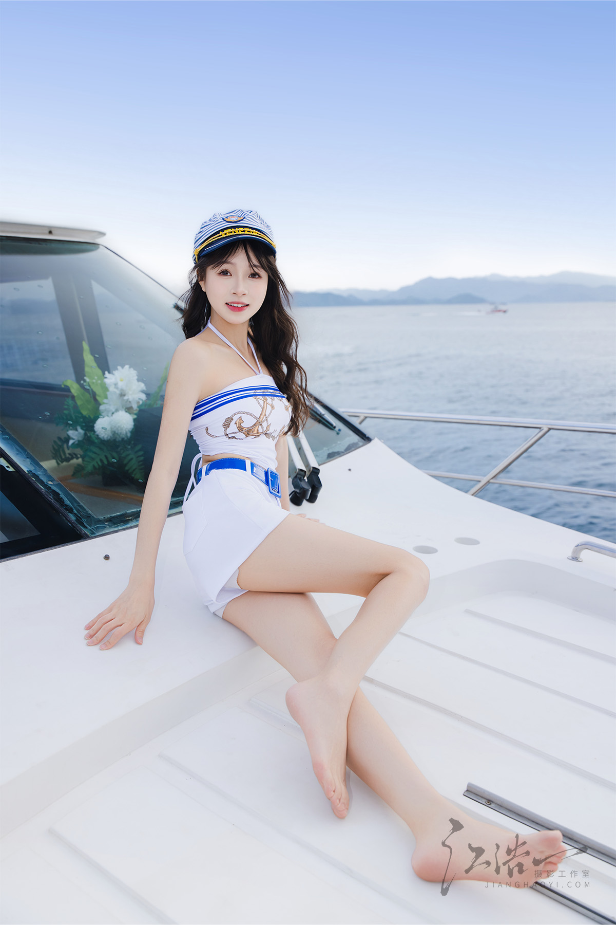 航海少女｜游艇甲板上的青春漫游(图1)